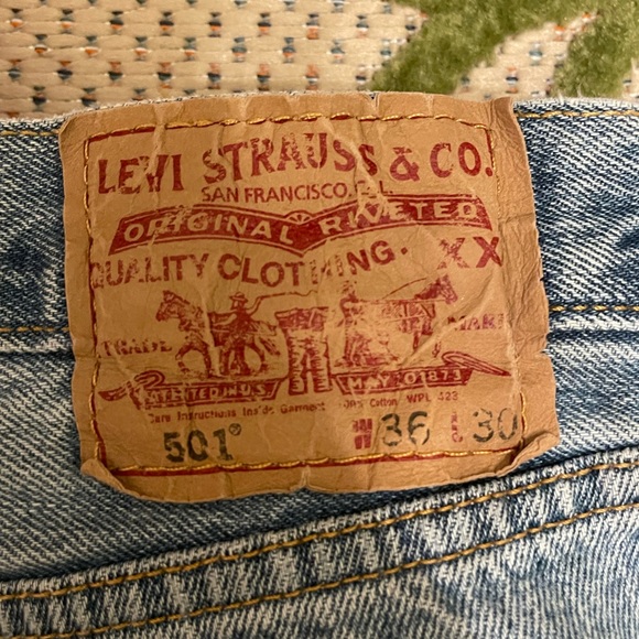 Original Levi's 501 Straight Leg Jeans - Picture 2 of 4